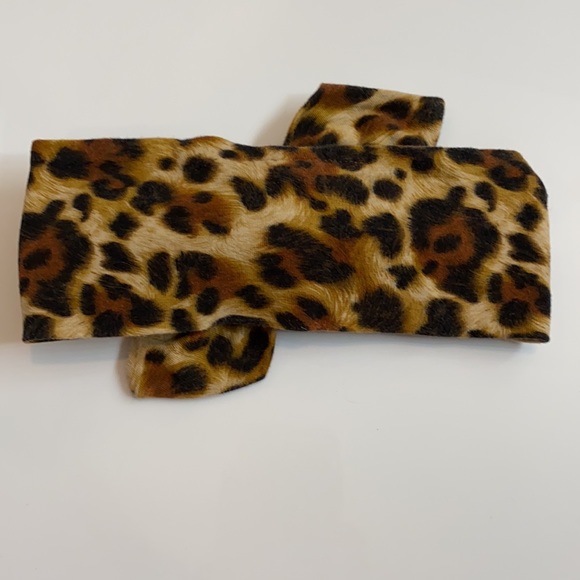 4/$12💘 Eyee kids Bow - Picture 2 of 3